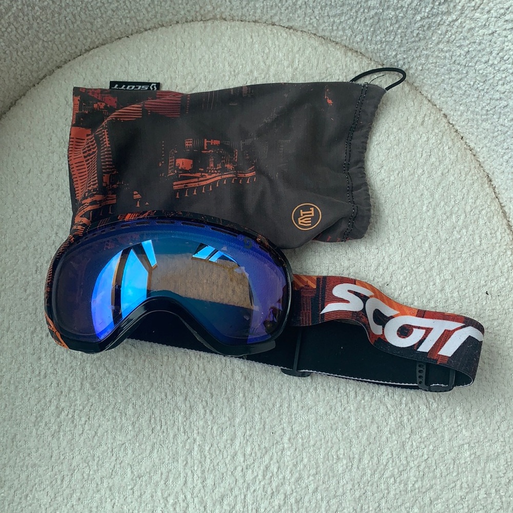 Special edition: Tom Wallash x Scott goggles